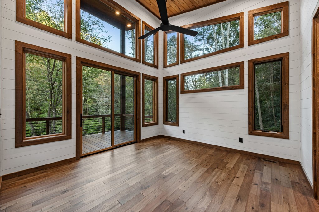 212 Fish Tale Cove