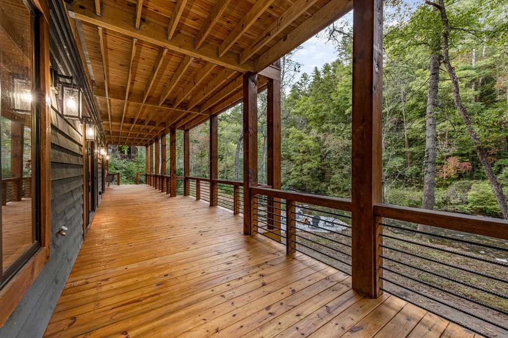 212 Fish Tale Cove