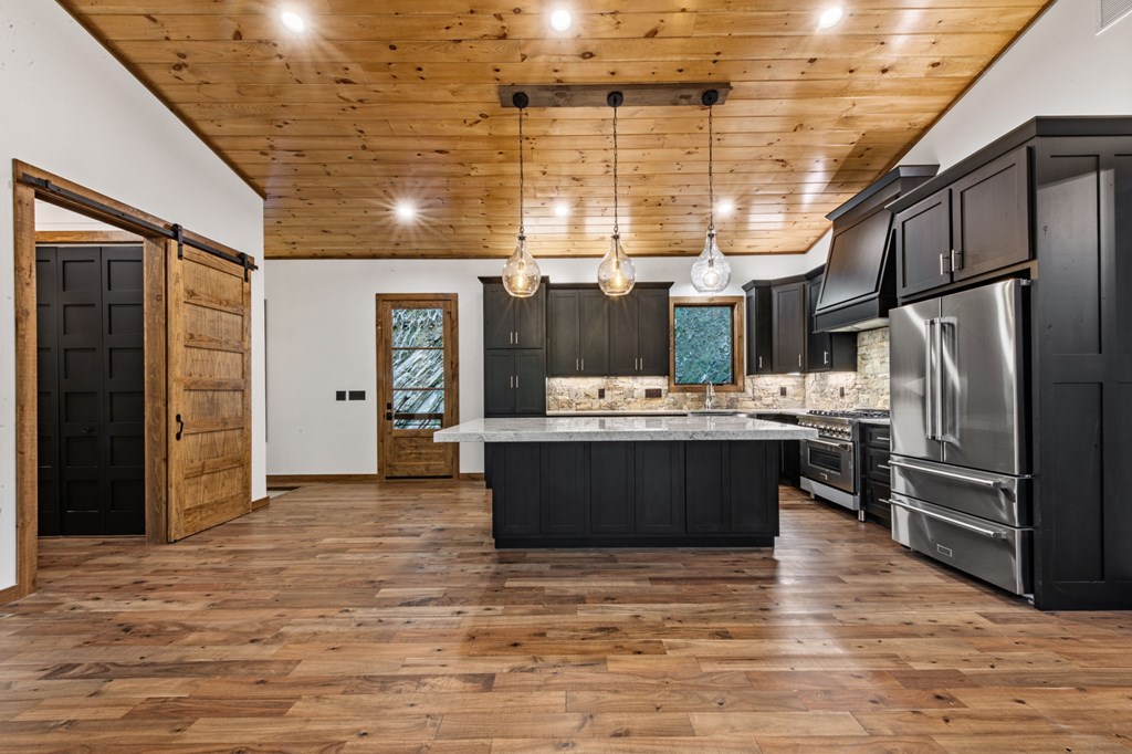 212 Fish Tale Cove