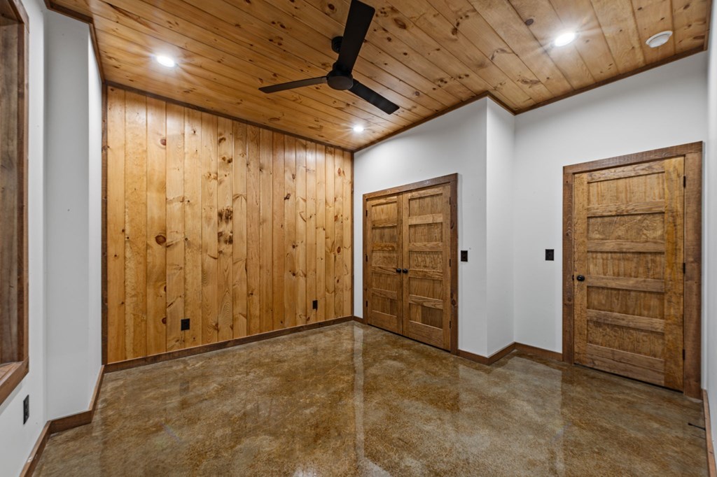 212 Fish Tale Cove