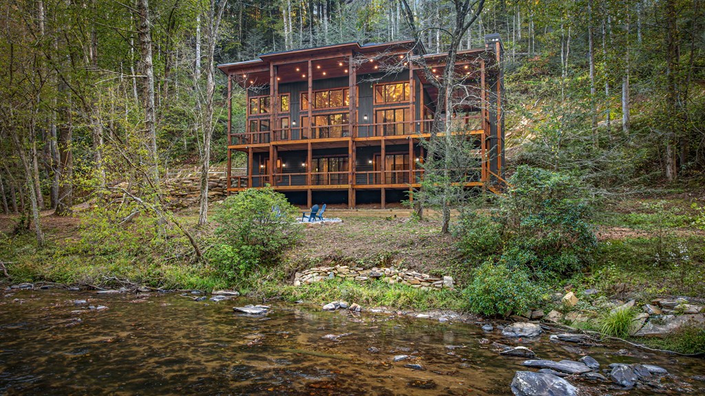212 Fish Tale Cove