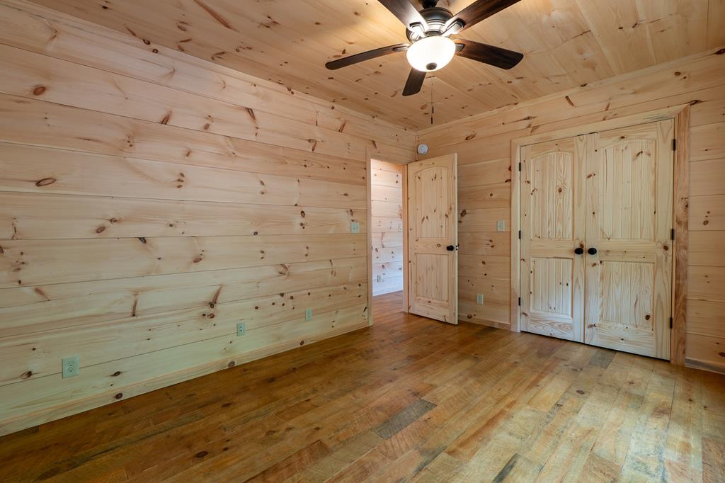 100 Crystal Oliver Lane