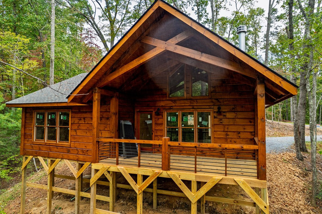 100 Crystal Oliver Lane