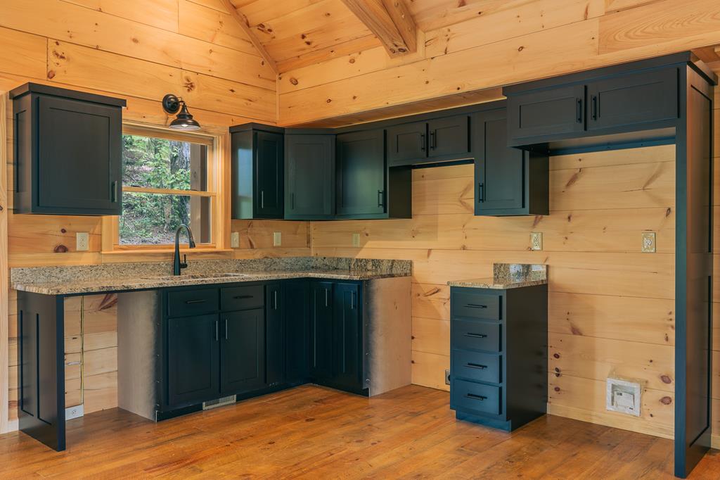 100 Crystal Oliver Lane