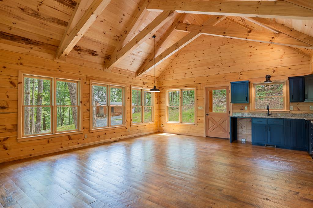 100 Crystal Oliver Lane