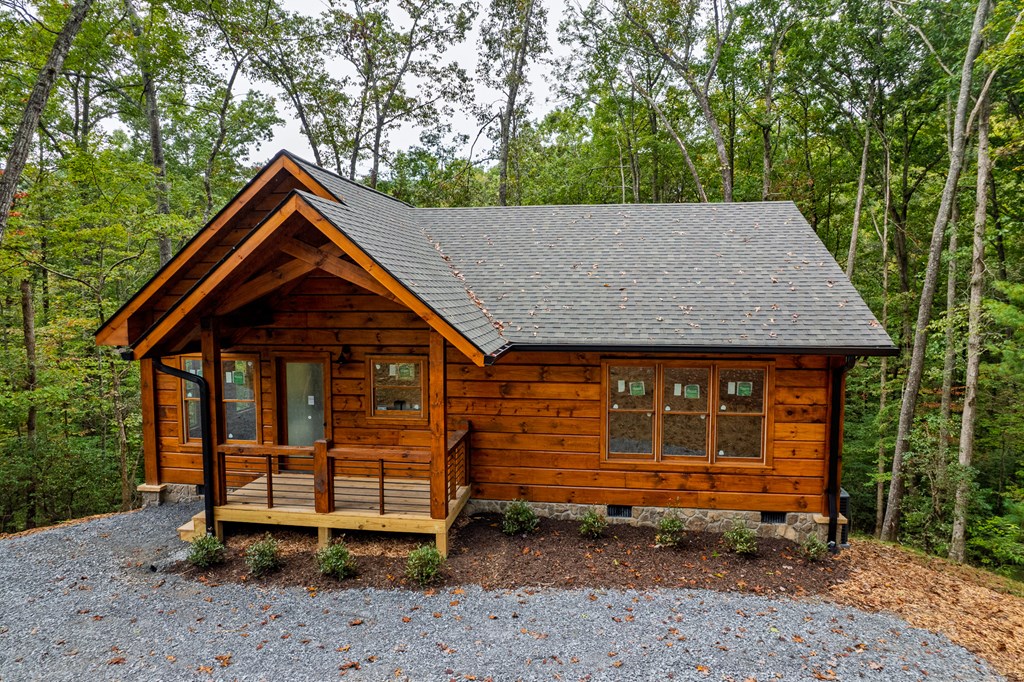 100 Crystal Oliver Lane