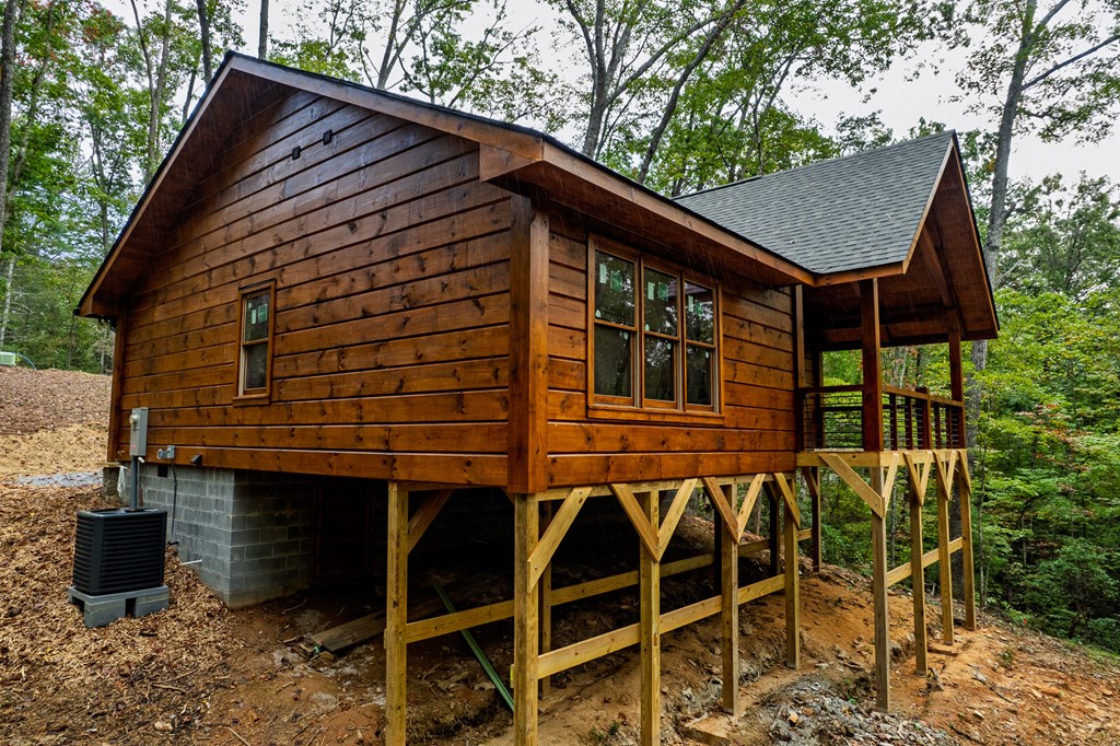 100 Crystal Oliver Lane