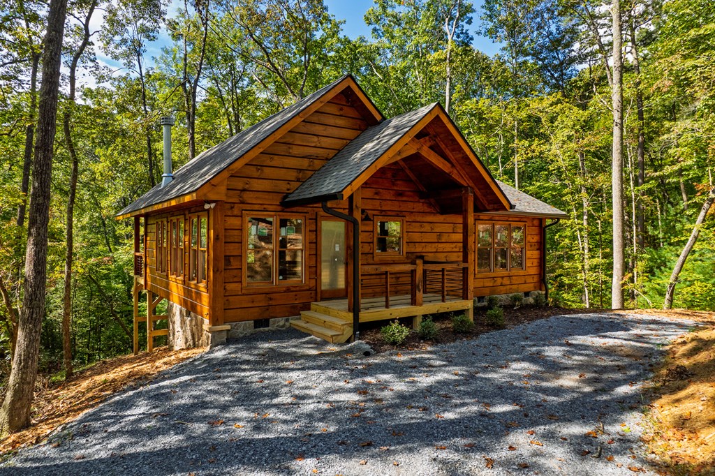 100 Crystal Oliver Lane