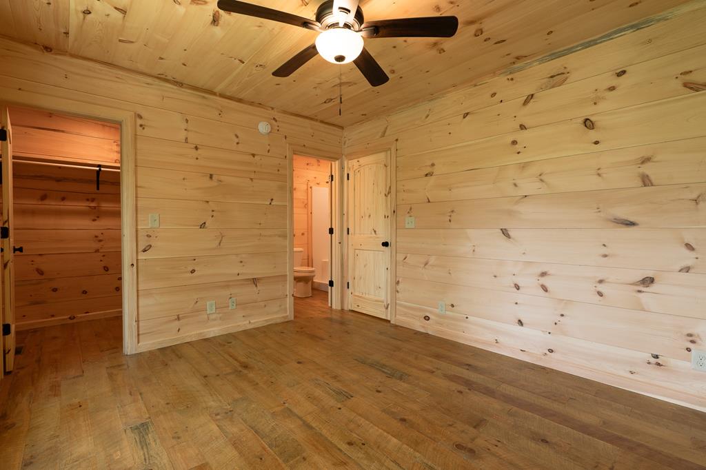 100 Crystal Oliver Lane