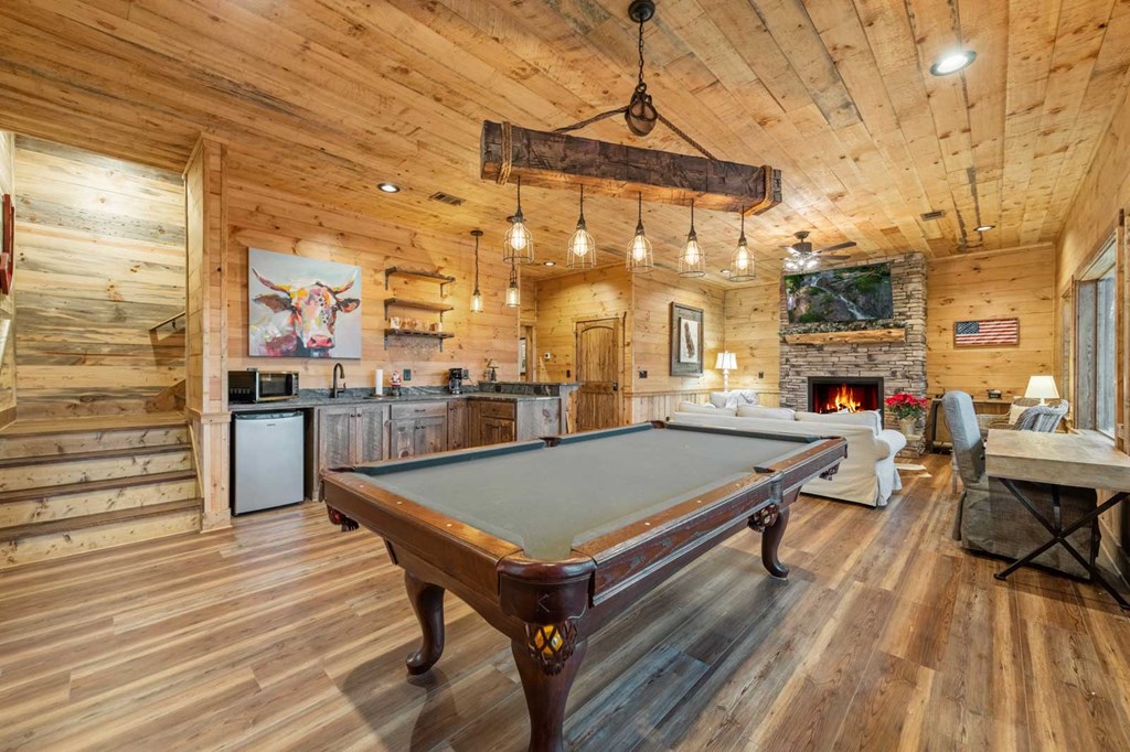 467 Skylight Drive, Blue Ridge