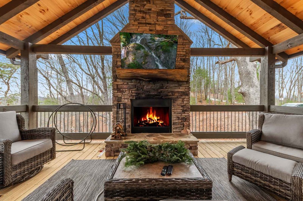 467 Skylight Drive, Blue Ridge