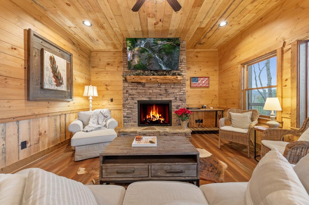 467 Skylight Drive, Blue Ridge