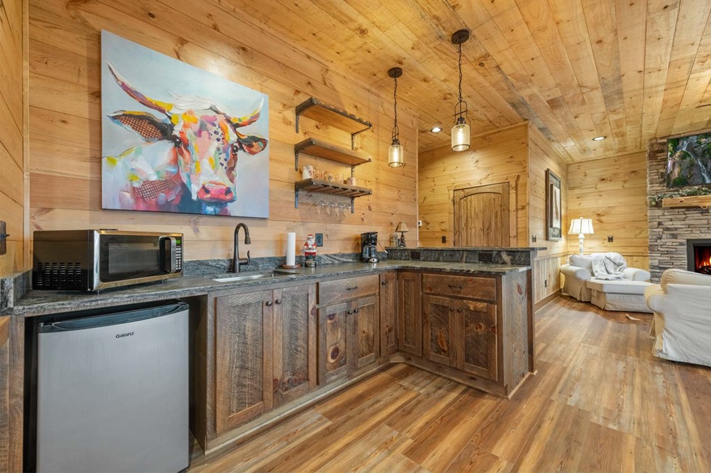 467 Skylight Drive, Blue Ridge