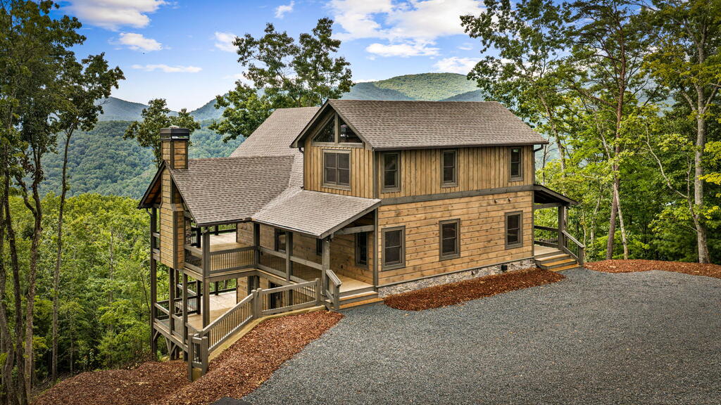 467 Skylight Drive, Blue Ridge