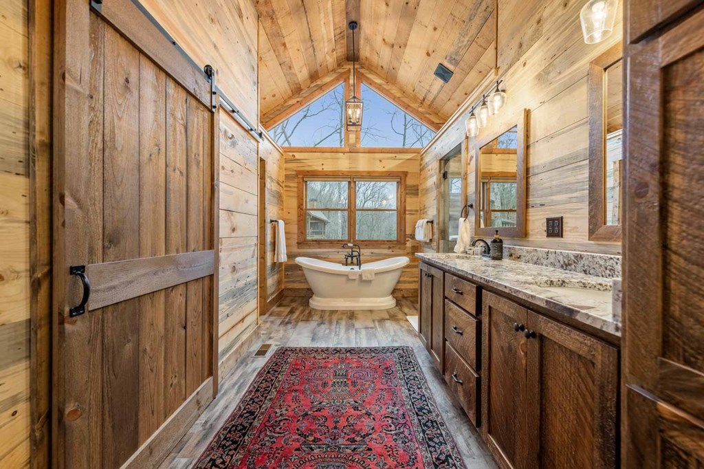 467 Skylight Drive, Blue Ridge