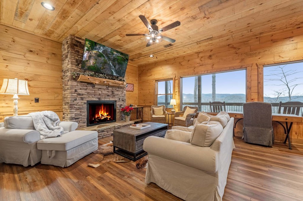 467 Skylight Drive, Blue Ridge