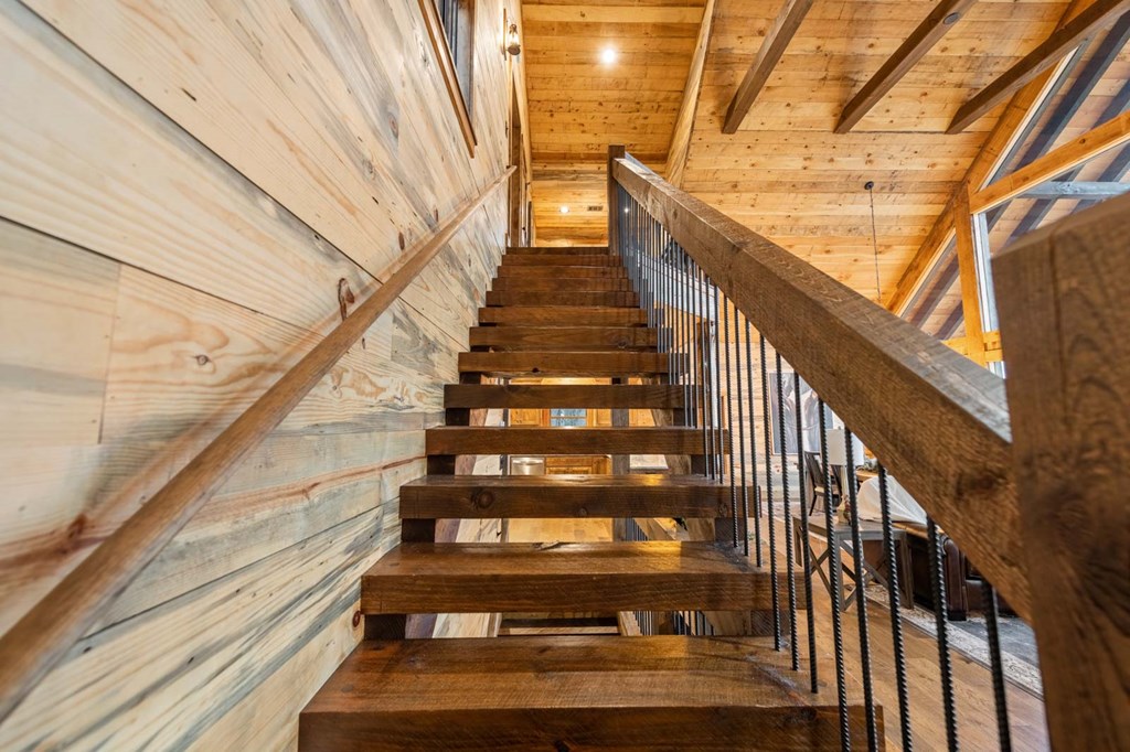 467 Skylight Drive, Blue Ridge