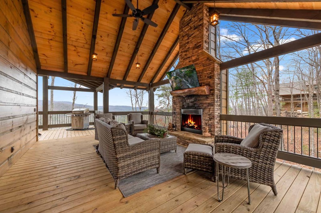 467 Skylight Drive, Blue Ridge