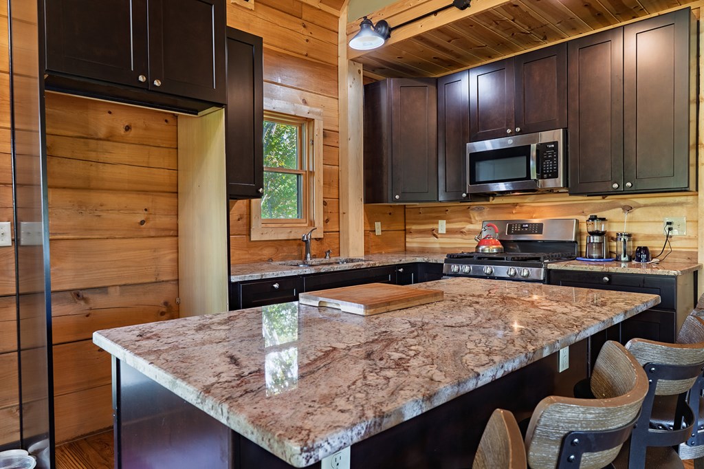 720 Lakeland Drive, Ellijay