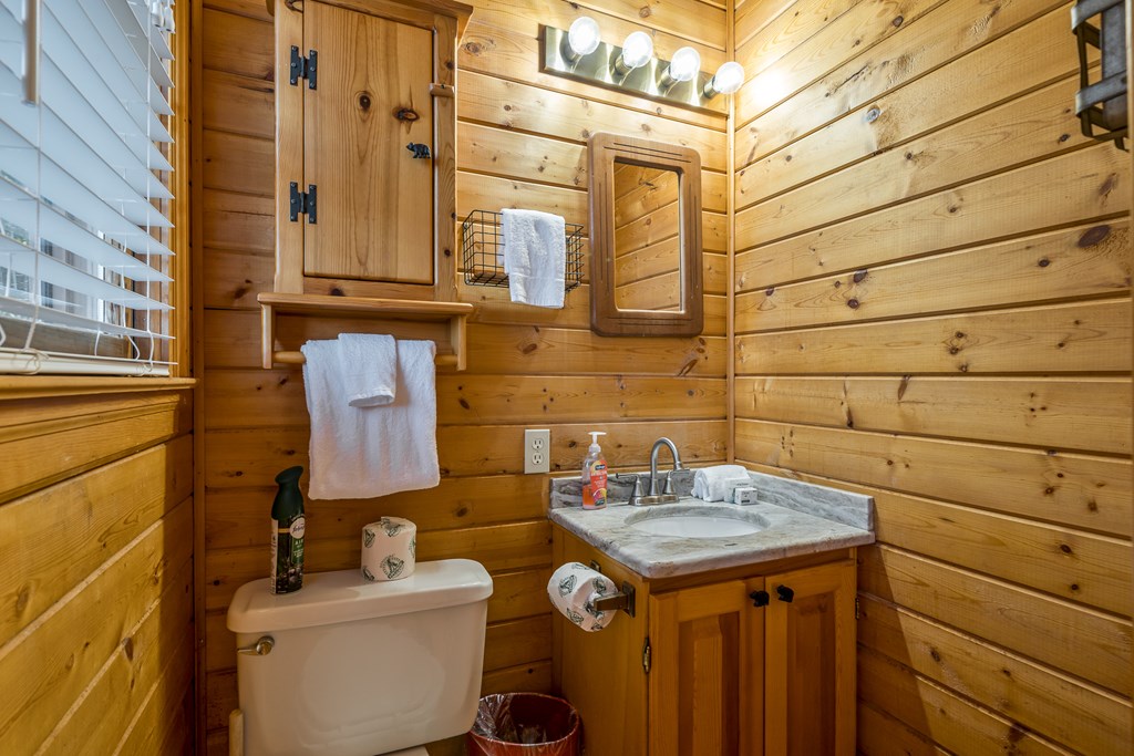 517 Ridge Road, Blue Ridge