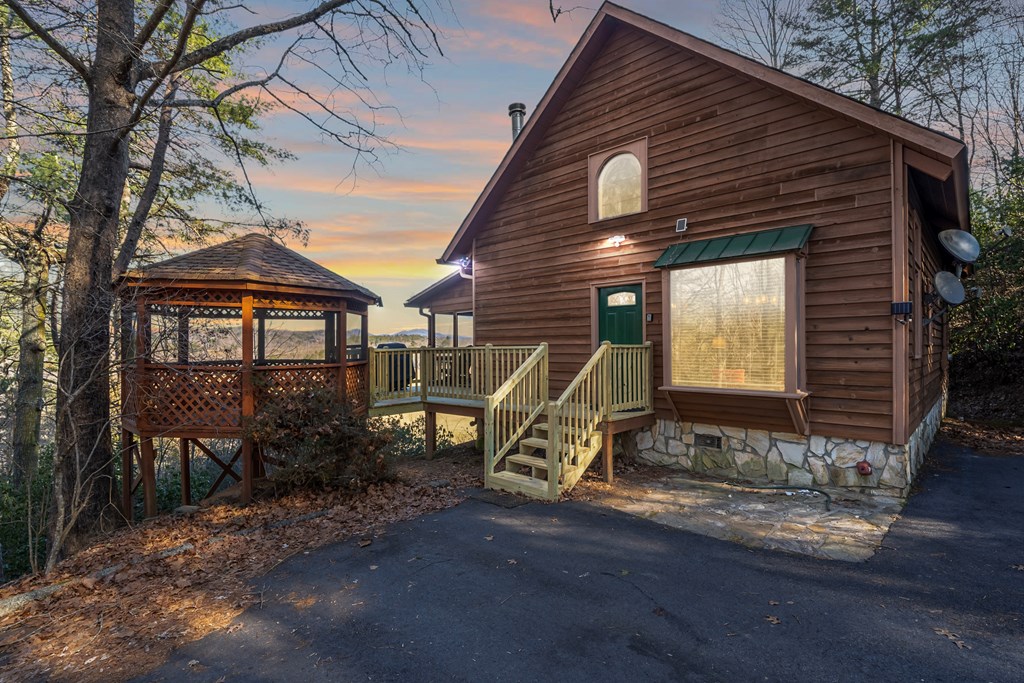 517 Ridge Road, Blue Ridge