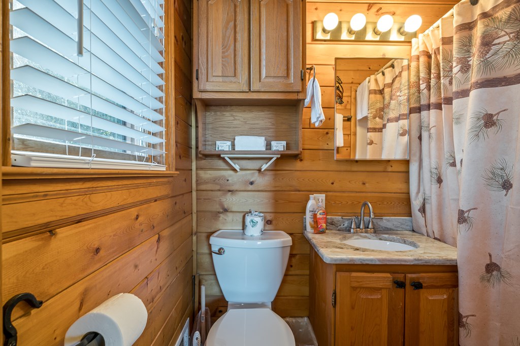 517 Ridge Road, Blue Ridge