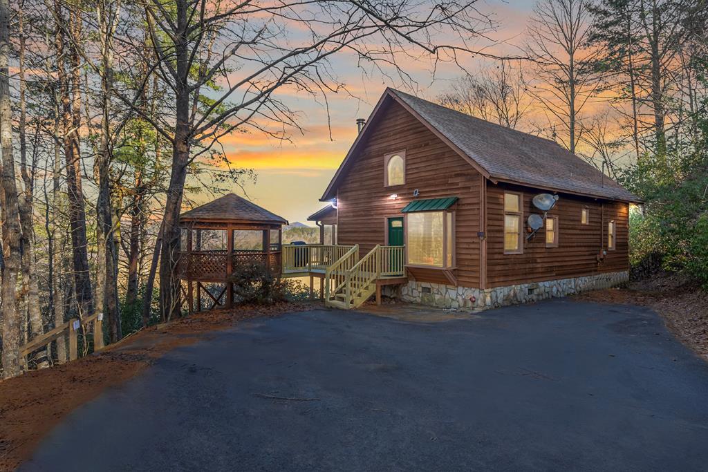 517 Ridge Road, Blue Ridge