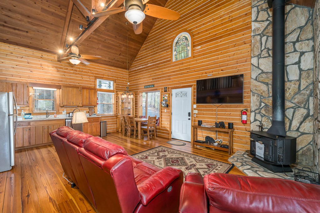 517 Ridge Road, Blue Ridge