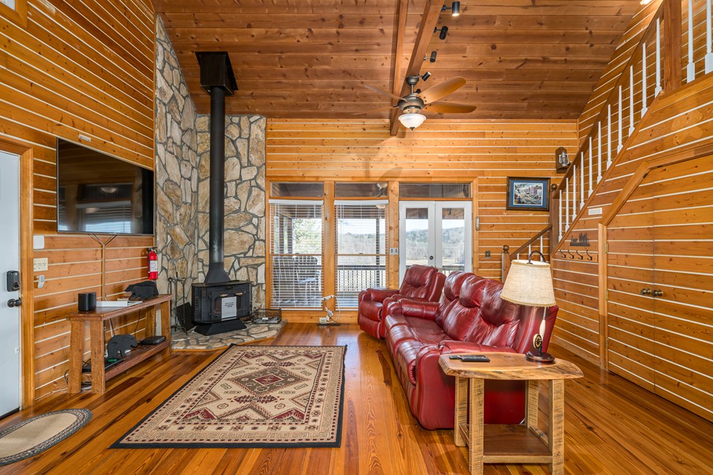 517 Ridge Road, Blue Ridge