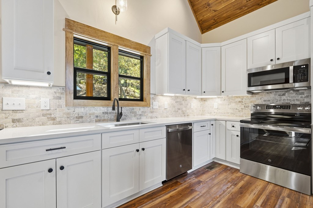 180 Tara Drive, Ellijay