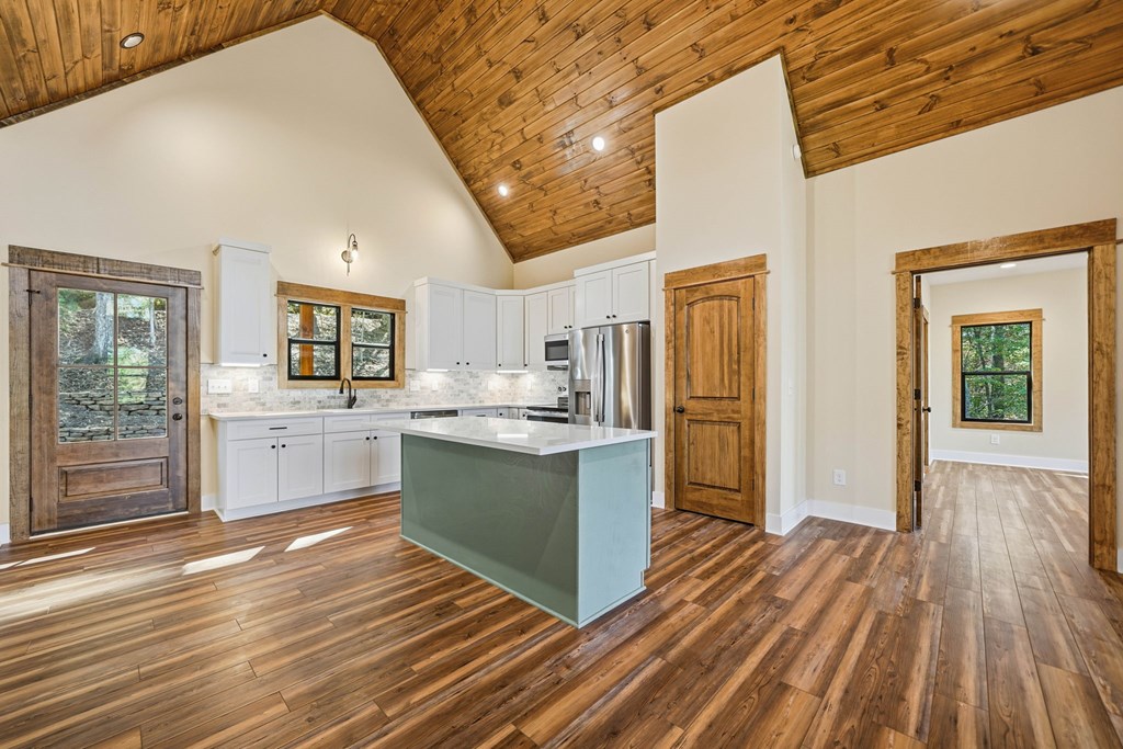 180 Tara Drive, Ellijay