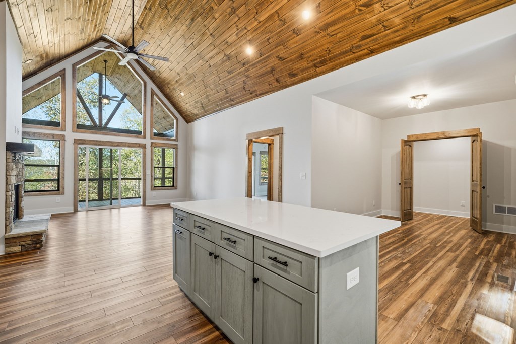 180 Tara Drive, Ellijay