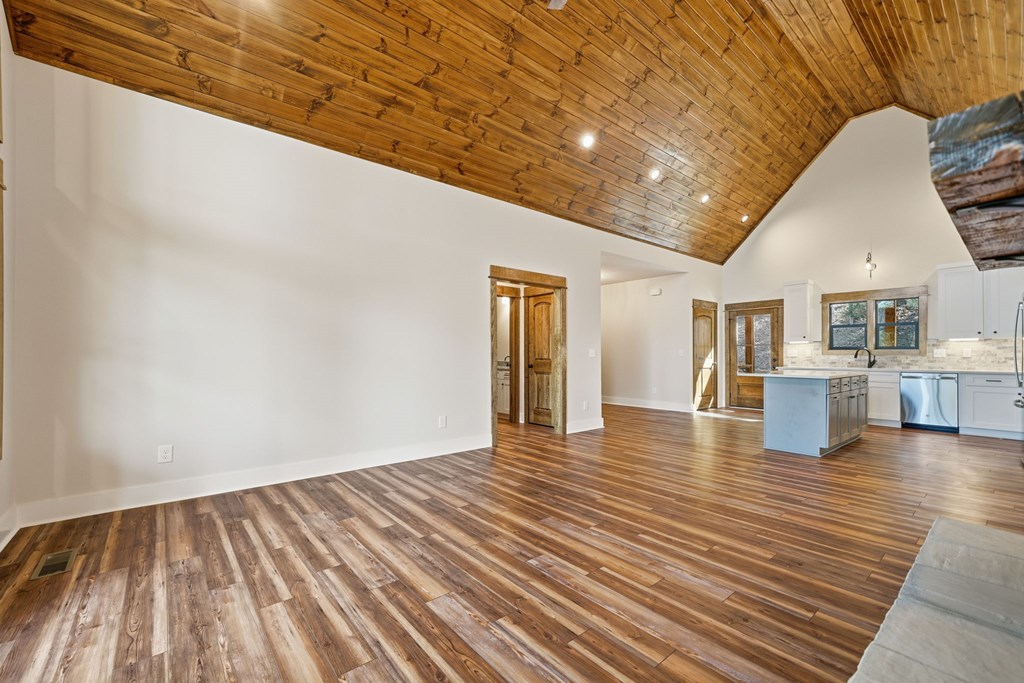 180 Tara Drive, Ellijay