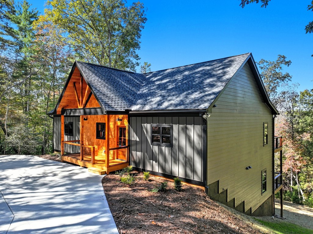 180 Tara Drive, Ellijay