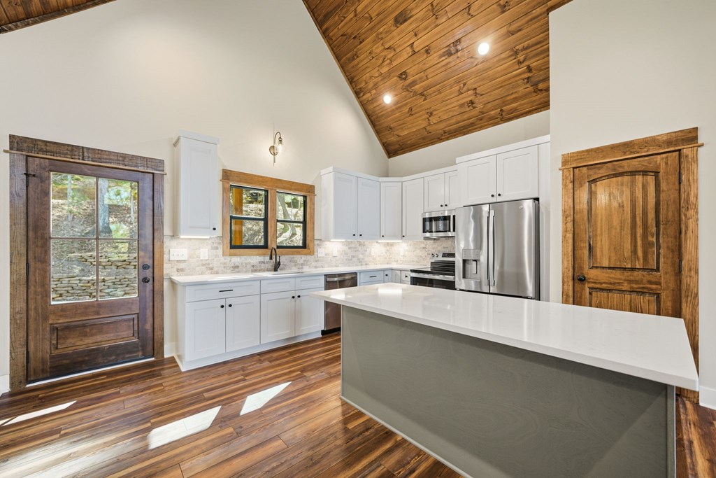 180 Tara Drive, Ellijay