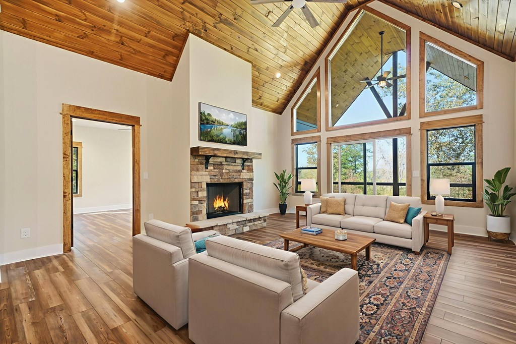 180 Tara Drive, Ellijay