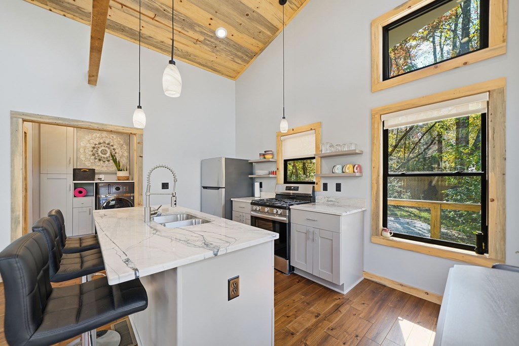 444 Weaver Road, Ellijay