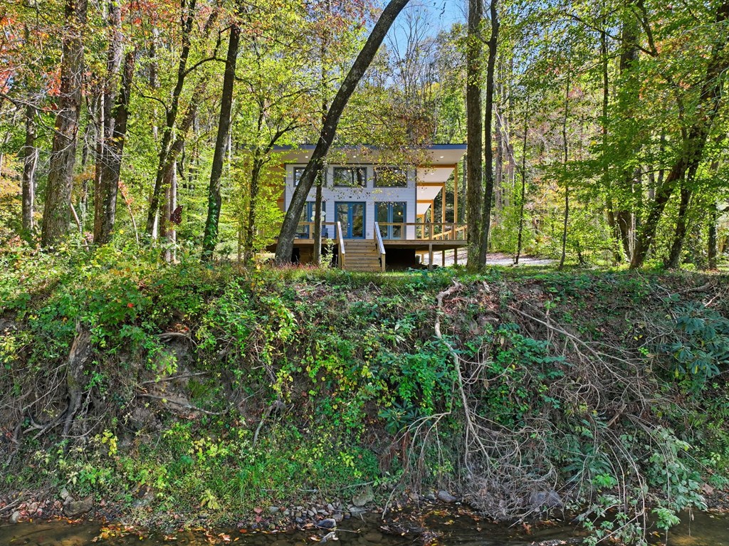 444 Weaver Road, Ellijay