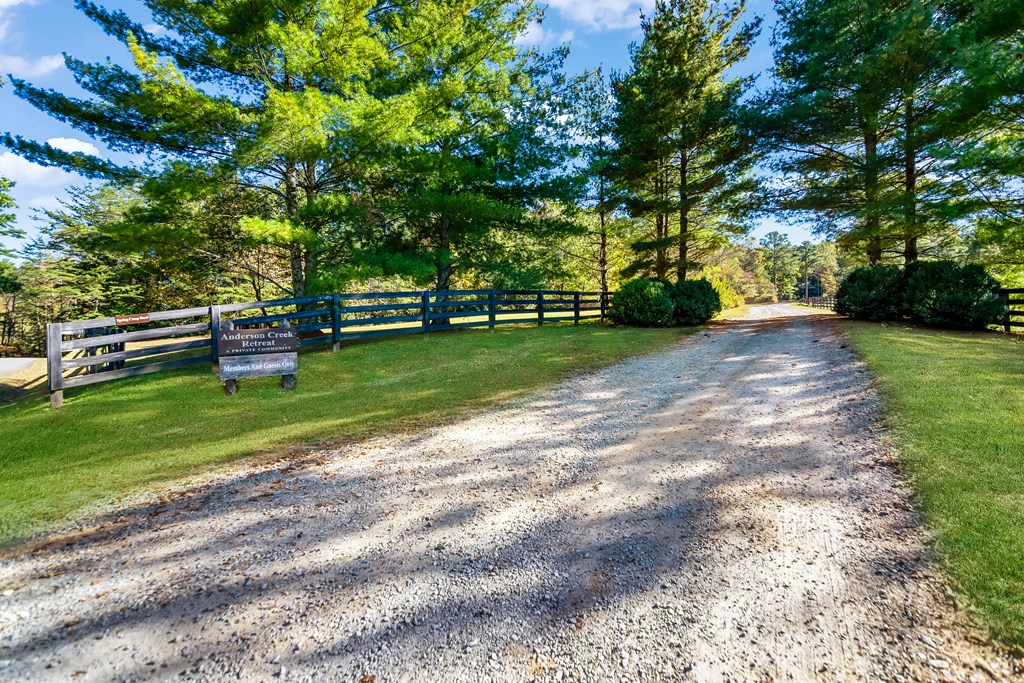 686 Laurel Hill Lane, Ellijay