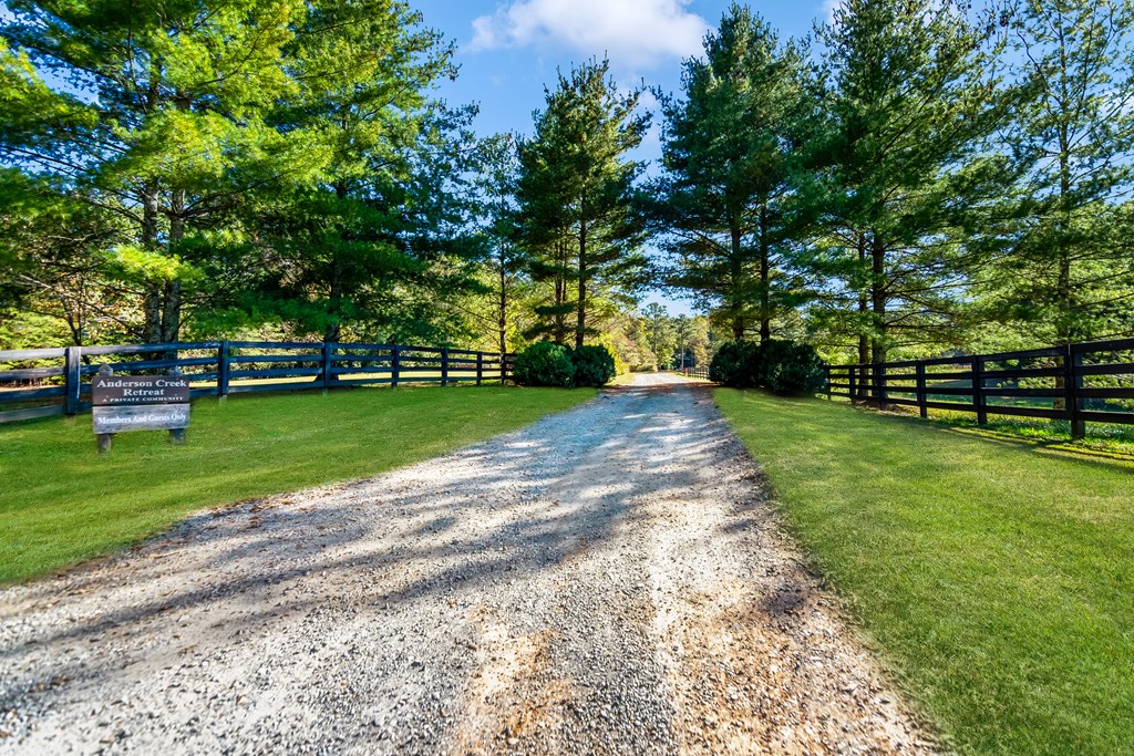 686 Laurel Hill Lane, Ellijay