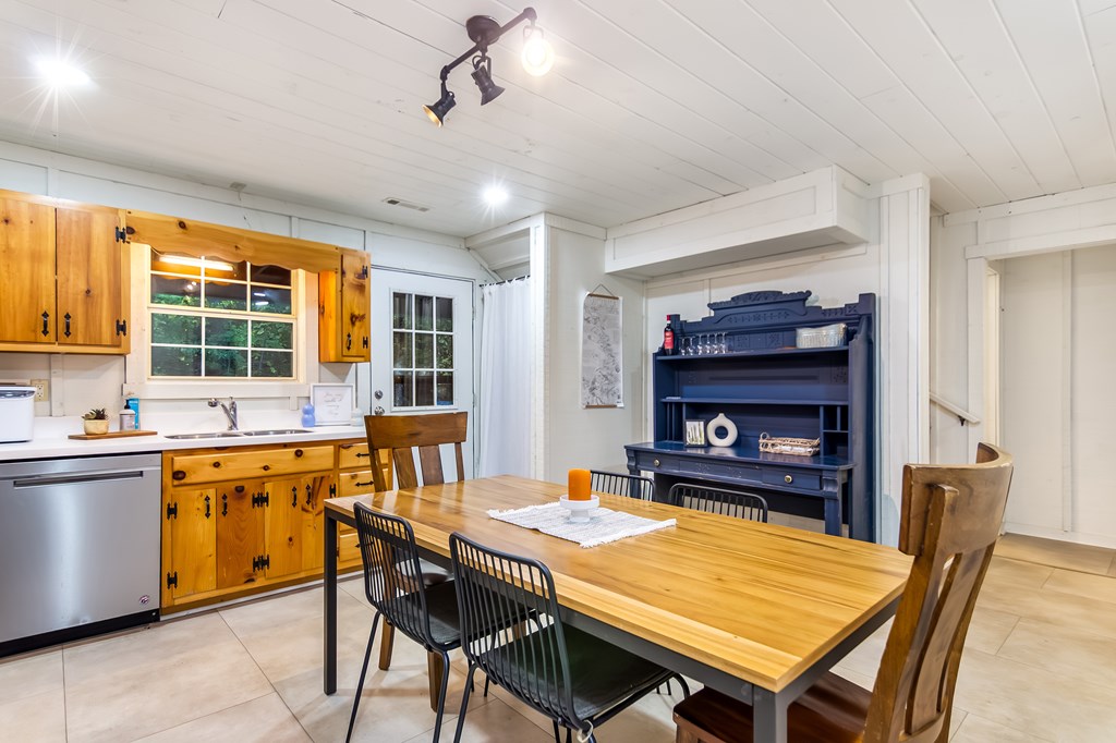 686 Laurel Hill Lane, Ellijay