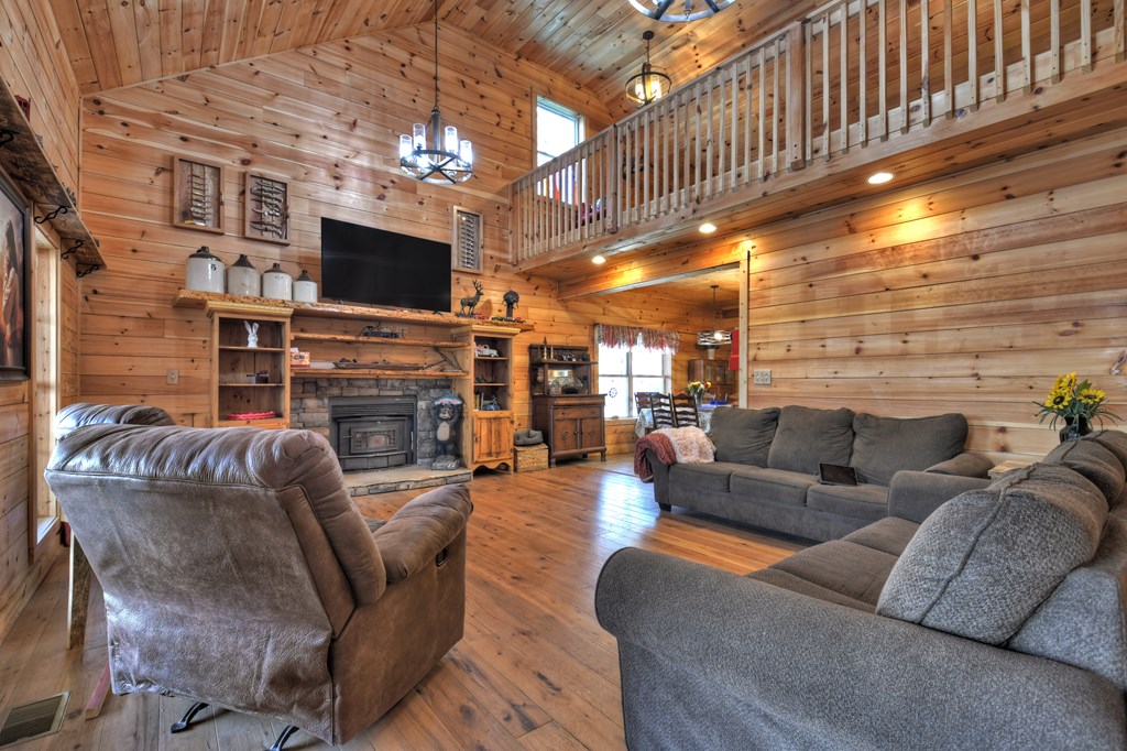 207 Joliet Drive, Ellijay