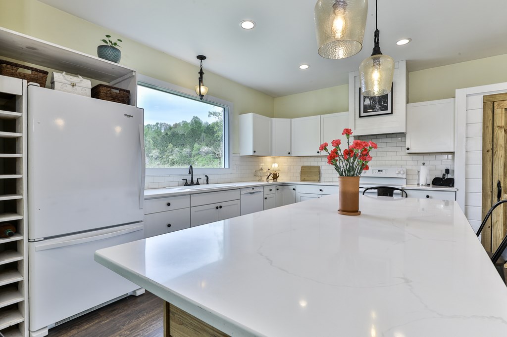 2001 Big Creek Road, Ellijay