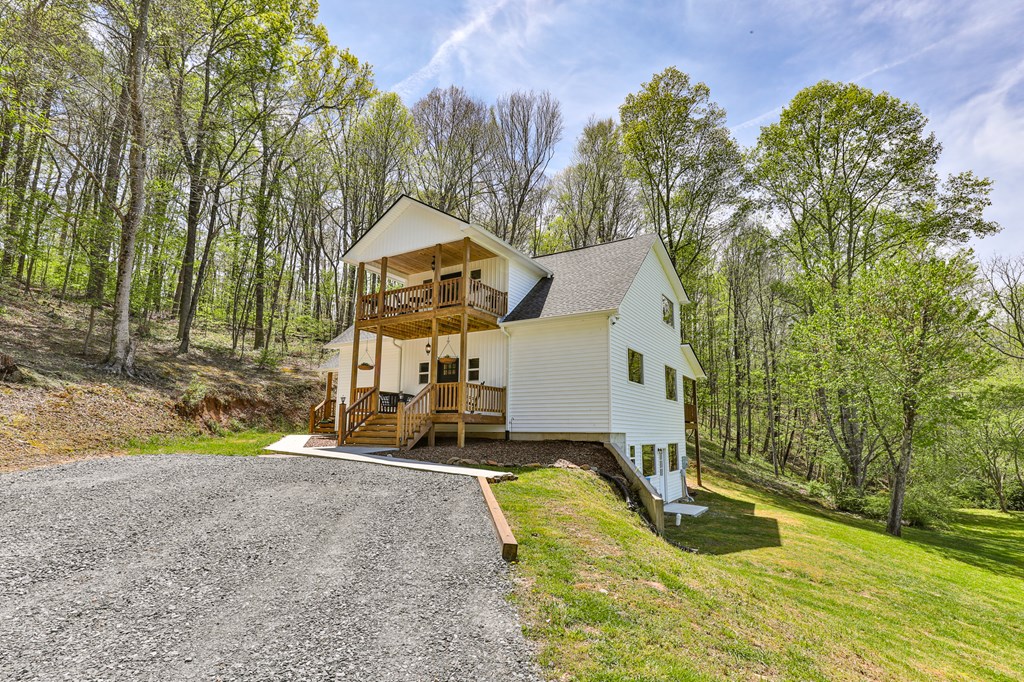 2001 Big Creek Road, Ellijay