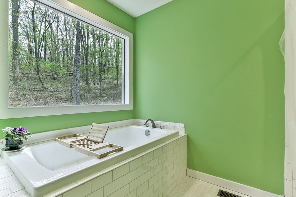 2001 Big Creek Road, Ellijay