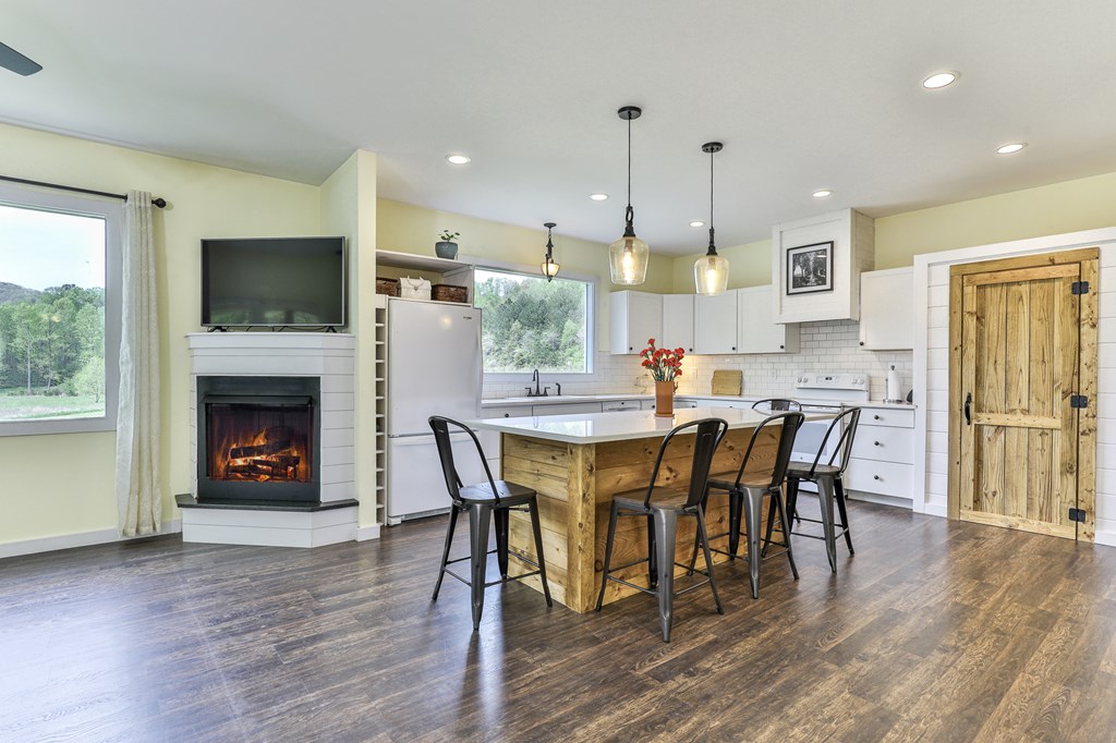 2001 Big Creek Road, Ellijay