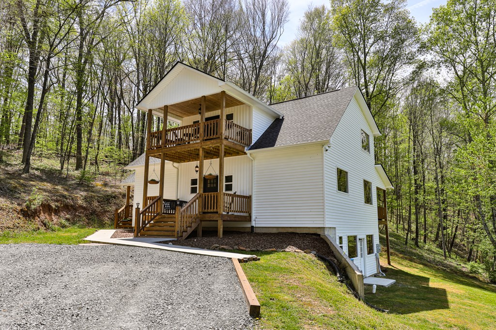 2001 Big Creek Road, Ellijay