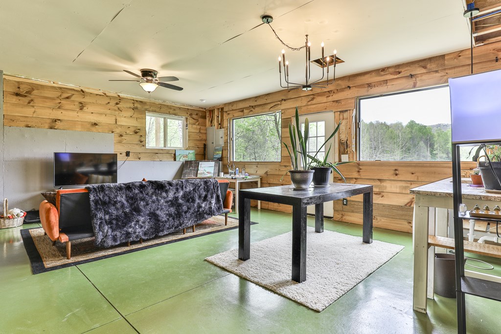 2001 Big Creek Road, Ellijay