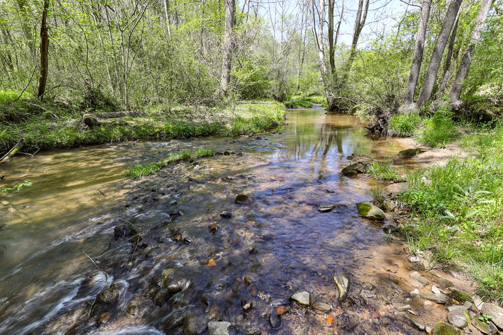 2001 Big Creek Road, Ellijay