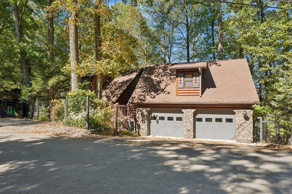 1225 Walnut Ridge